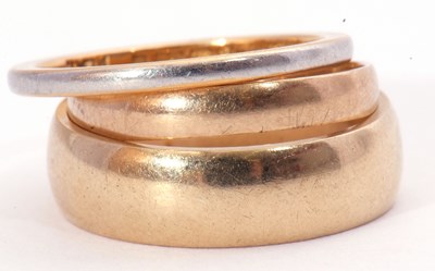 Lot 60 - Mixed Lot: 22ct gold and platinum wedding ring,...