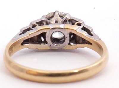 Lot 61 - Single stone diamond ring, the round brilliant...