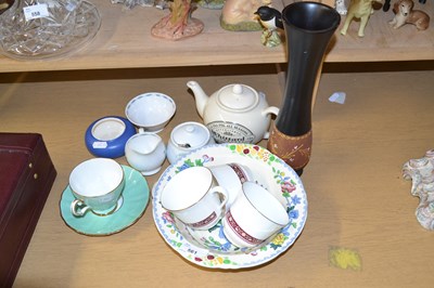 Lot 561 - Mixed Lot: Assorted ceramics to include Royal...