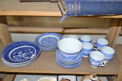 Lot 574 - Quantity of Willow Pattern tea wares