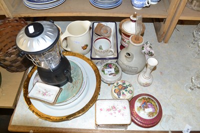 Lot 575 - Mixed Lot: Various assorted ceramics to...