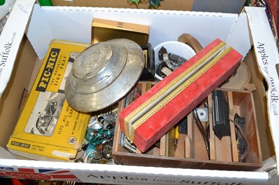 Lot 629 - Box of various mixed items to include gents...