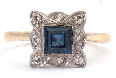Lot 114 - Art Deco sapphire and diamond cluster ring,...