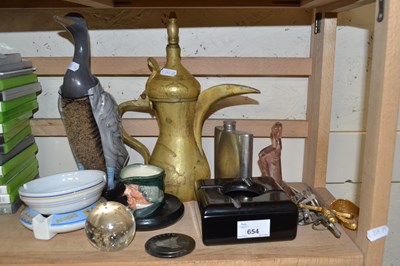 Lot 654 - Mixed Lot: Assorted items to include Middle...