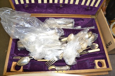 Lot 680 - Case of silver plated cutlery