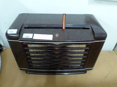 Lot 727 - Vintage Philips bakelite cased radio