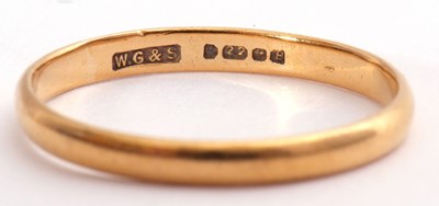 Lot 136 - Mixed Lot: 22ct gold wedding ring of plain...