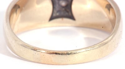 Lot 141 - 9ct gold green enamel and diamond ring...