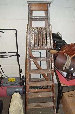 Lot 916 - Two wooden step ladders