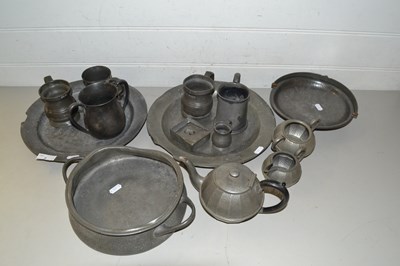 Lot 2 - Mixed Lot: Various assorted pewter wares to...