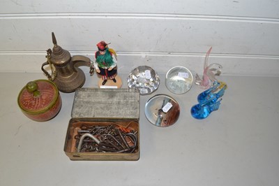 Lot 74 - Mixed Lot: Various glass animals, paperweights...