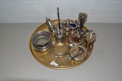 Lot 128 - Mixed Lot: Various silver plated items to...