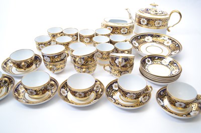 Lot 383 - An early 19th Century New Hall or Coalport...