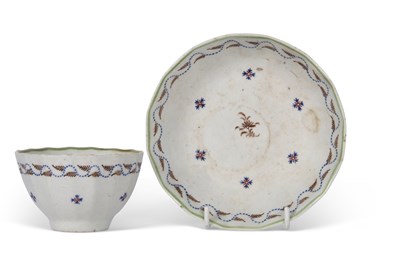 Lot 450 - Late 18th Century Lowestoft porcelain tea bowl...