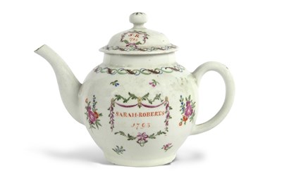 Lot 106 - Lowestoft Teapot Dated 1793