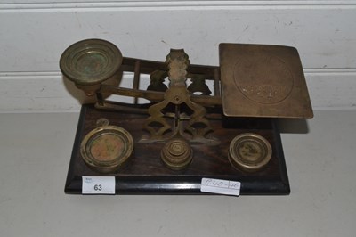 Lot 63 - Pair of vintage postal scales and weights