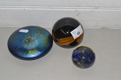 Lot 65 - Group of paperweights to include a Ditchfield...