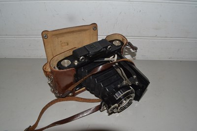 Lot 110 - Vintage Zeiss Ikon camera