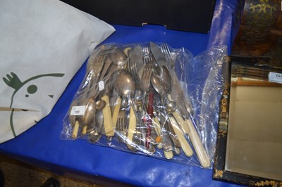 Lot 151 - Assorted cutlery