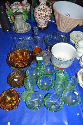 Lot 173 - Mixed Lot: Various glass wares to include...