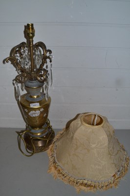 Lot 177 - Table lamp with hanging glass prismatic drapes