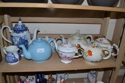 Lot 531 - Mixed Lot: Various decorated teapots