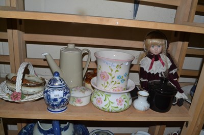 Lot 548 - Mixed Lot: Various assorted ceramics, modern...