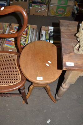 Lot 898 - Oval top wine table