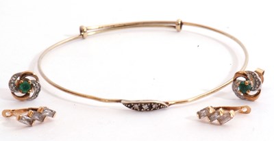 Lot 263 - 9ct gold wire work bracelet, the top section...