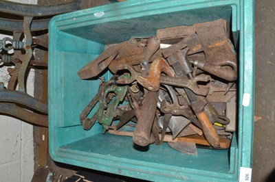 Lot 926 - Box of various assorted tools