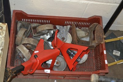 Lot 951 - Box of various workship wheels, axle stands etc