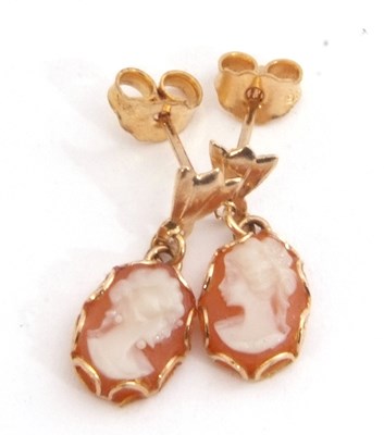 Lot 292 - Modern pair of small cameo pendant earrings,...