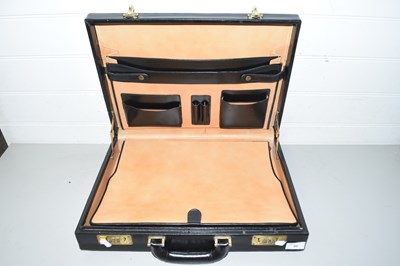 Lot 98 - Briefcase