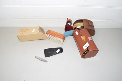 Lot 106 - Mixed Lot: Various vanity brushes, shoe...