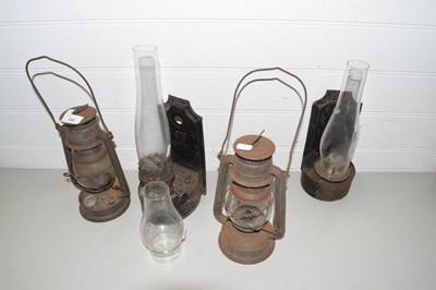 Lot 185 - Mixed Lot: Storm lanterns and oil lamps