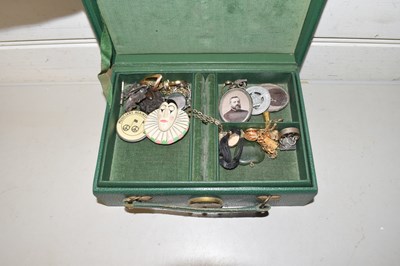 Lot 129 - Box of various assorted costume jewellery