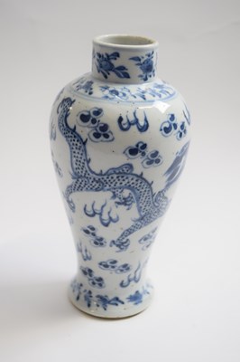 Lot 302 - 19th Century Chinese porcelain vase decorated...