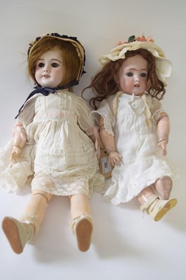 Lot 382 - Two dolls, one maked SFBJ number 301