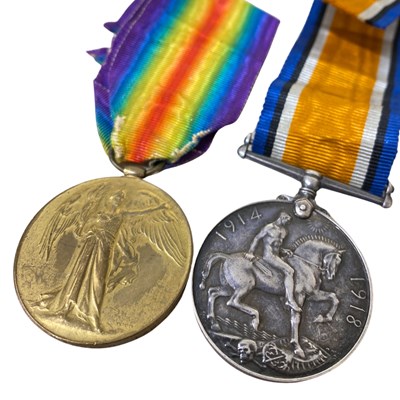 Lot 41 - First World War British medal pair comprising...