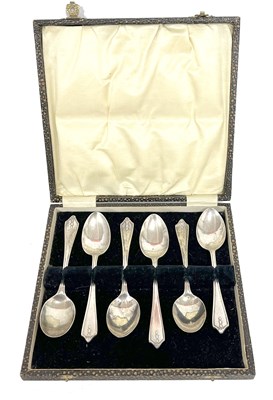 Lot 17 - A cased set of six George V silver teaspoons,...