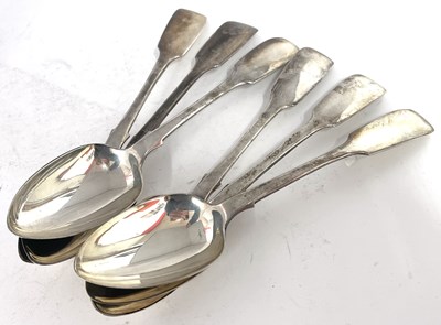 Lot 77 - Set of six Victorian fiddle pattern dessert...