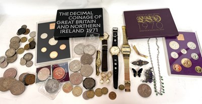 Lot 199 - A mixed lot of wristwatches along with some...