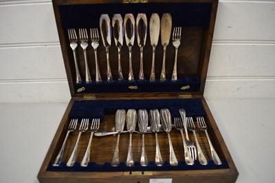 Lot 56 - OAK CASED CANTEEN OF SILVER PLATED FISH CUTLERY