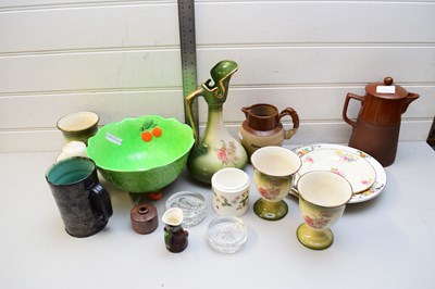 Lot 220 - MIXED LOT VARIOUS CERAMICS TO INCLUDE A LEAF...
