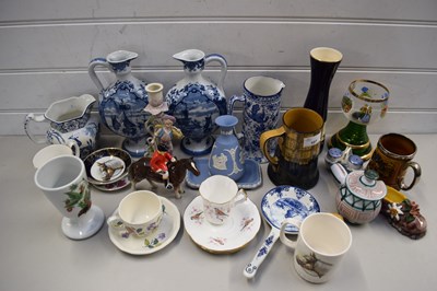 Lot 107 - MIXED LOT OF CERAMICS AND GLASS TO INCLUDE...