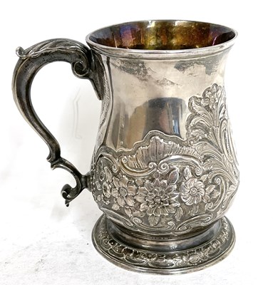 Lot 130 - George III silver mug/tankard of baluster form...