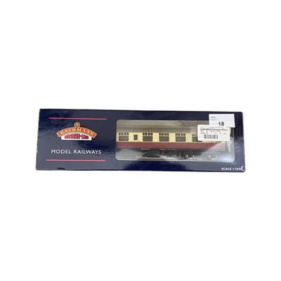 Lot 18 - A boxed Bachmann Branch-Line 00 gauge 39-027E...