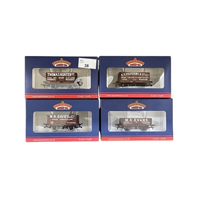 Lot 38 - A mixed lot of four boxed Bachmann Branch-Line...