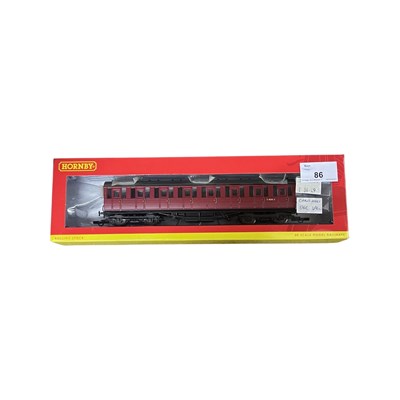 Lot 86 - A boxed Hornby 00 gauge R4520 BR Gresley...