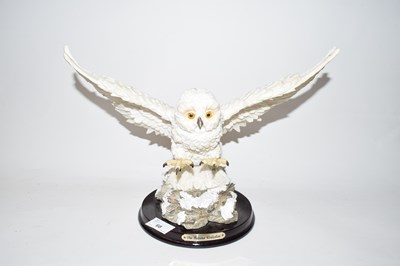 Lot 68 - Modern model of a snowy owl